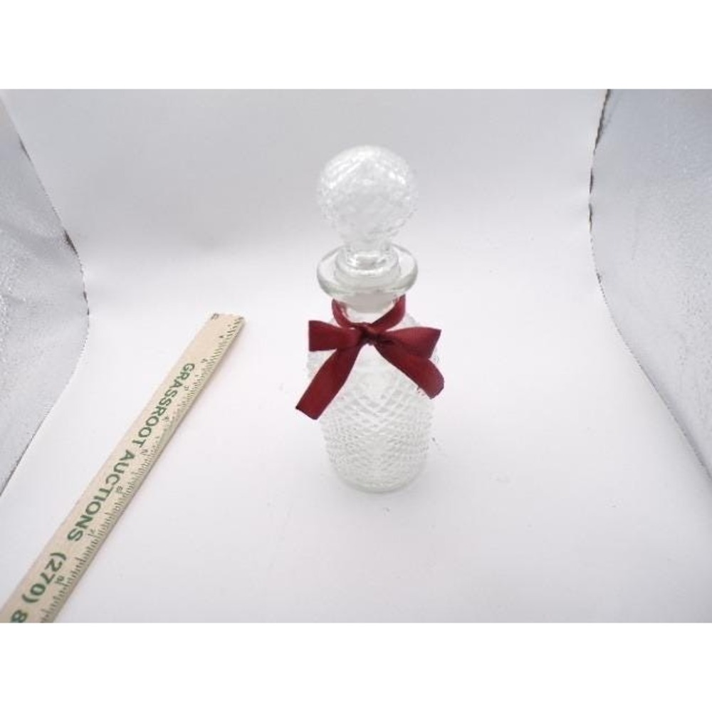 Avon Clear Diamond Cut Glass‎ Decanter Bottle with Stopper Red Ribbon Accent